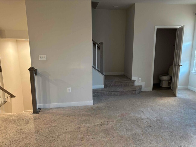 Photo - 16340 Fife Wy