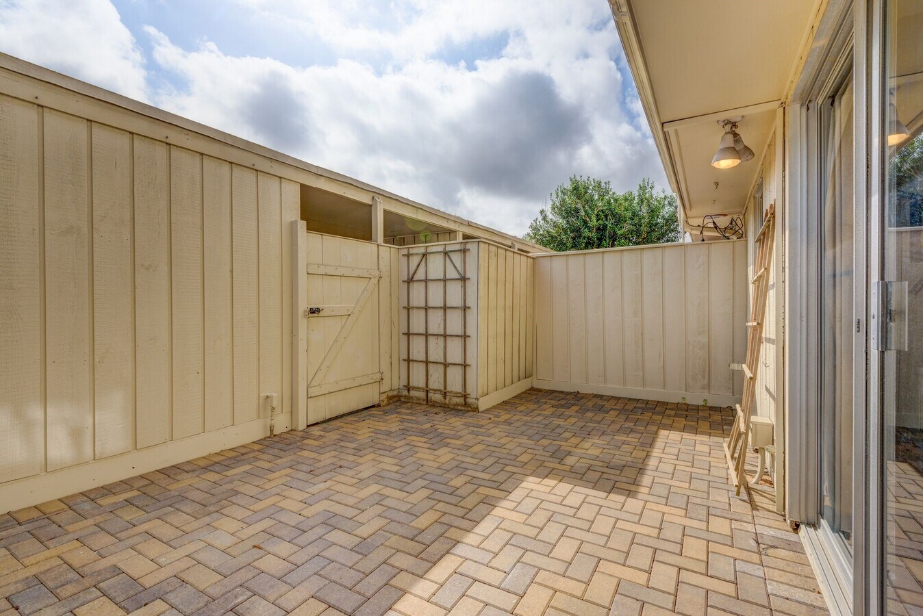 Photo - 6444 Burgoyne Rd Unit 104