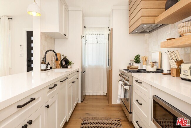 Photo - 17 Sunset Ave