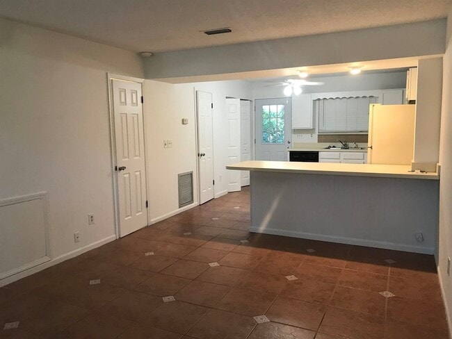 615 Bowers Ct
