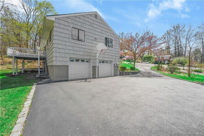6 Scarborough Cir