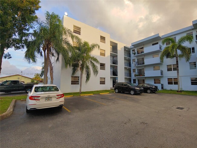 Photo - 1221 SW 122nd Ave Condominio Unidad 201