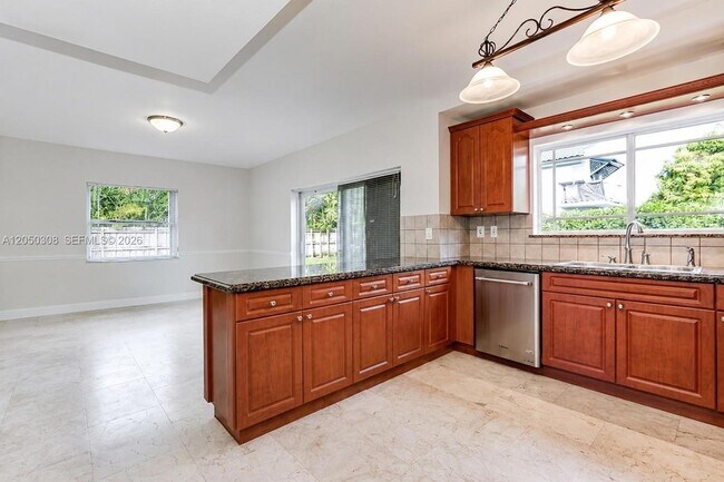 1843 SW 138th Ave
