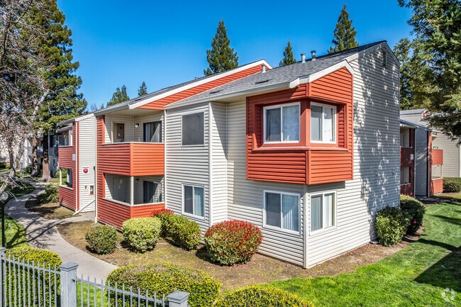 Primary Photo - Redwood Square