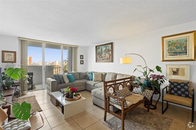 Building Photo - 2780 NE 183rd St Unit 807 Rental