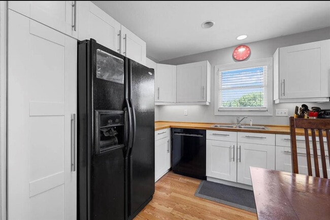 Photo - 1025 N 32nd St