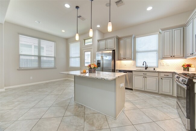 Building Photo - 12130 La Strada St Rental