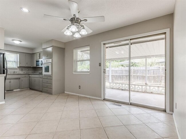 Photo - 339 Rosewood Dr
