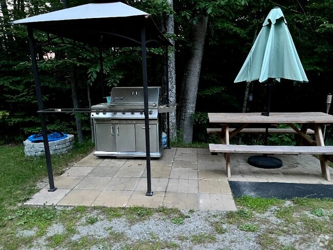 Building Photo - 37 Gifford Dr Unit B Rental