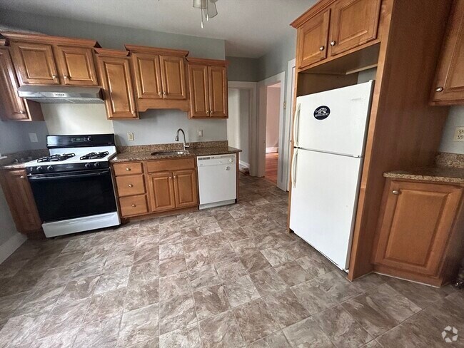 Building Photo - 82 Conwell Ave Unit 2 Rental