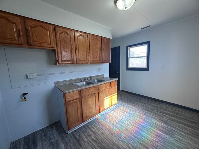 Photo - 1005 Giddings-