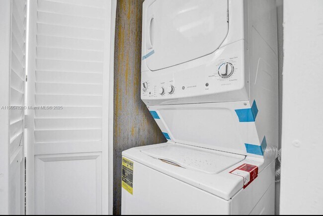 Photo - 1300 NE 2nd Ave