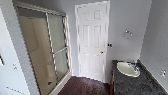 Photo - Great Country Living!