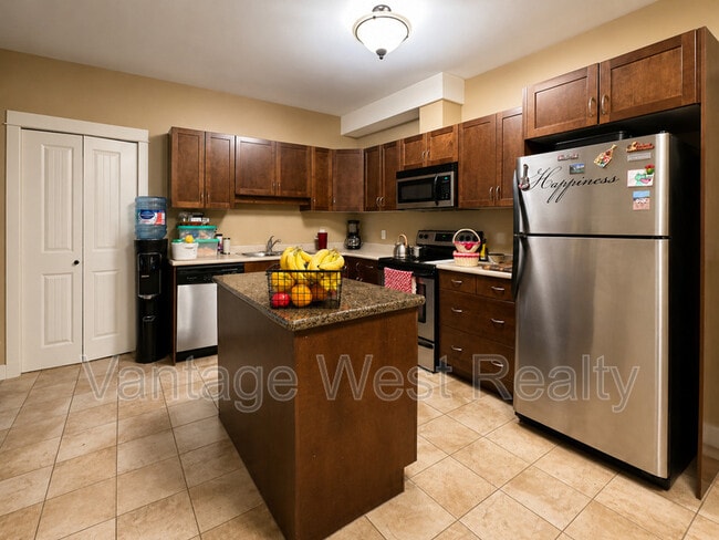 Photo - 3350-3350 Woodsdale Rd