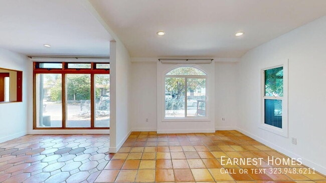 Photo - 1815 Cloverdale Ave