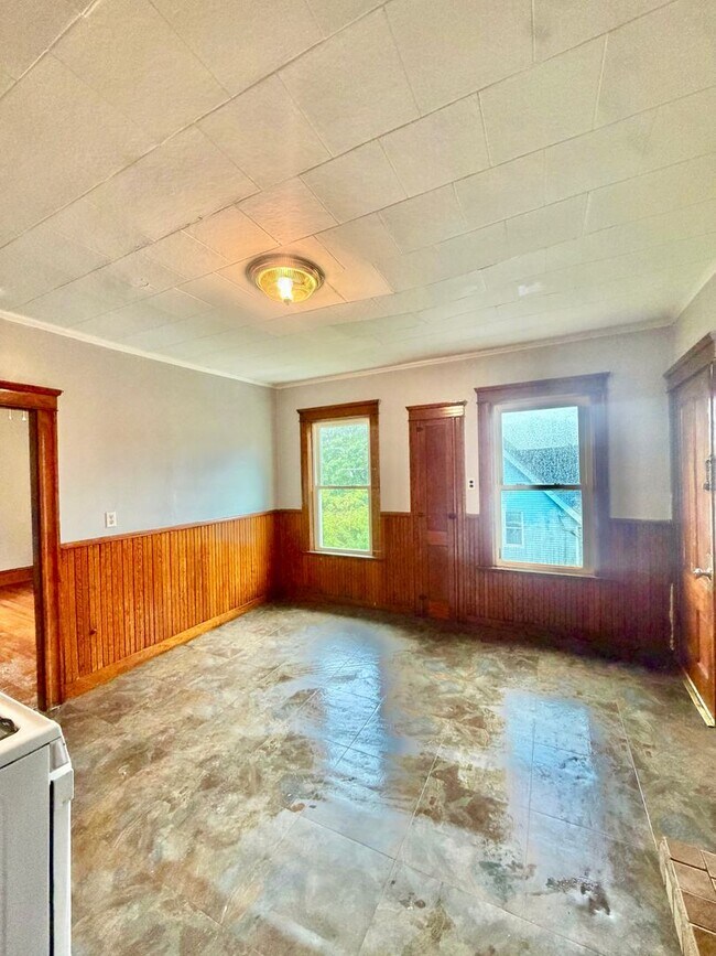 Photo - 212 Welles St Unit 3