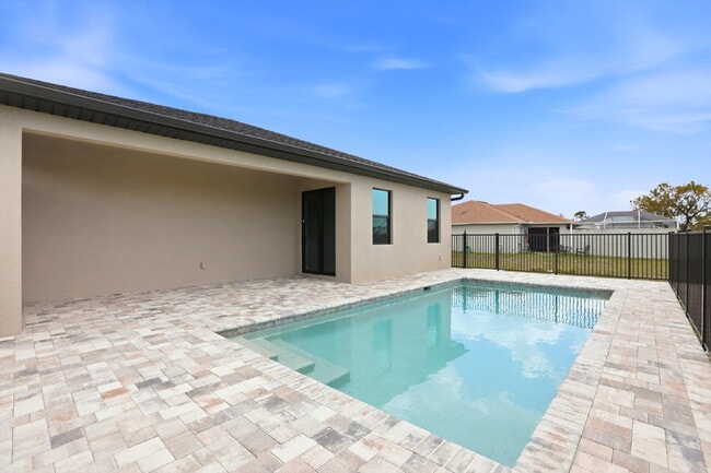 New Construction 3/2 Pool Home on Canal, $2,699, NW Cape Coral. The Only Thing Used Here Is the W... - New Construction 3/2 Pool Home on Canal, $2,699, NW Cape Coral. The Only Thing Used Here Is the W...