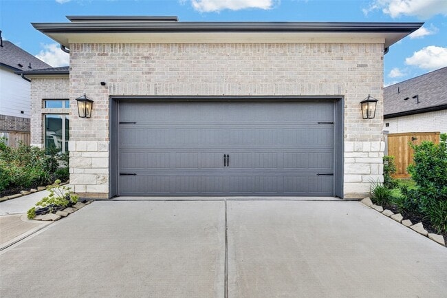Photo - 2803 Sweet Honey Ln