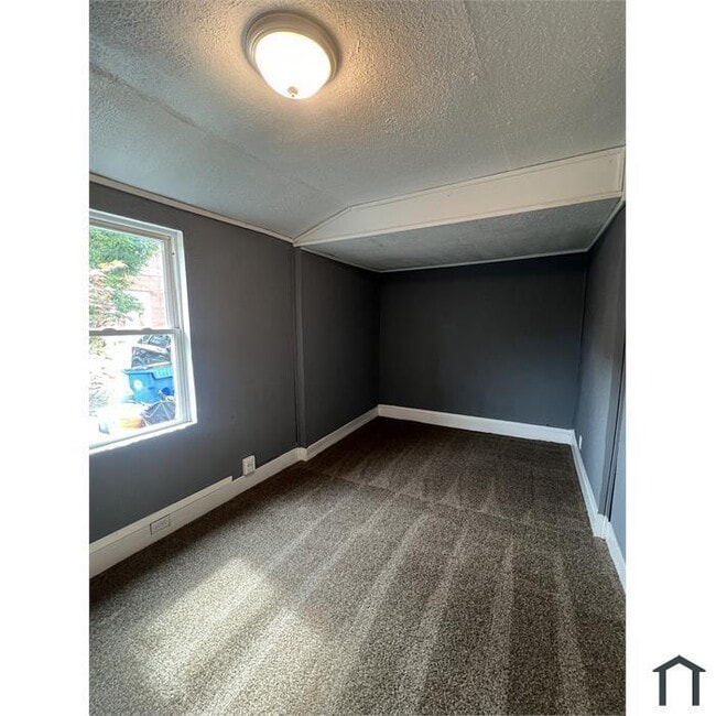 1306 W 80th St Unidad Down Front