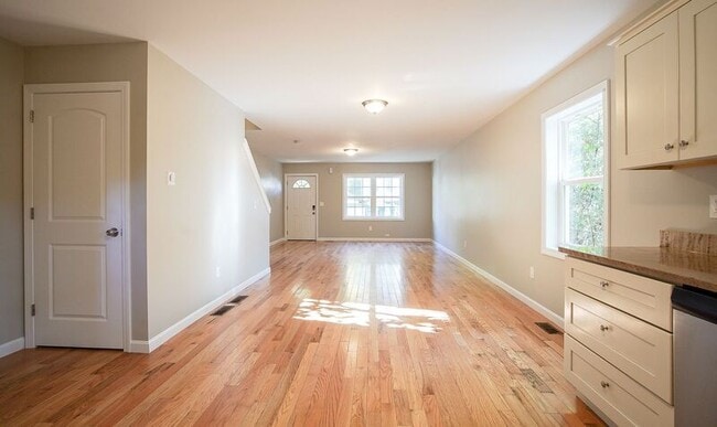 Photo - 20 Healey St