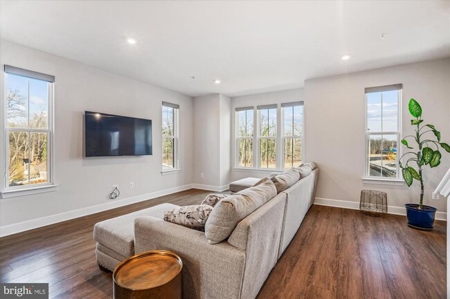 Photo - 6732 Belcrest Rd