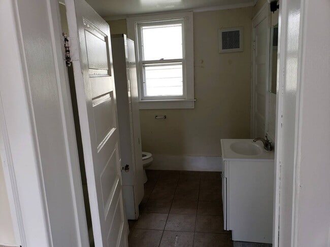 Photo - 1703 Erie Ave