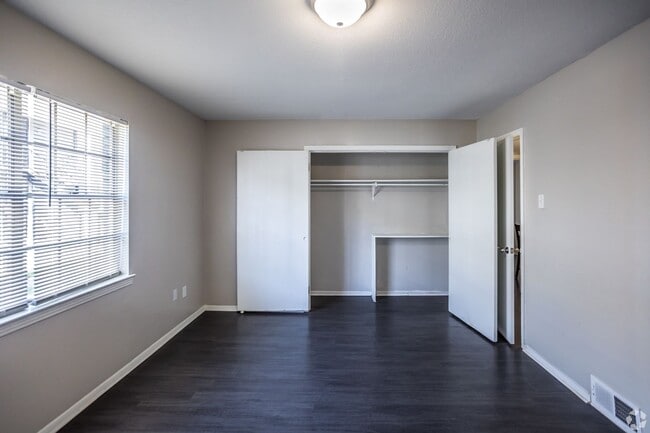 Graceland Pointe Apartments