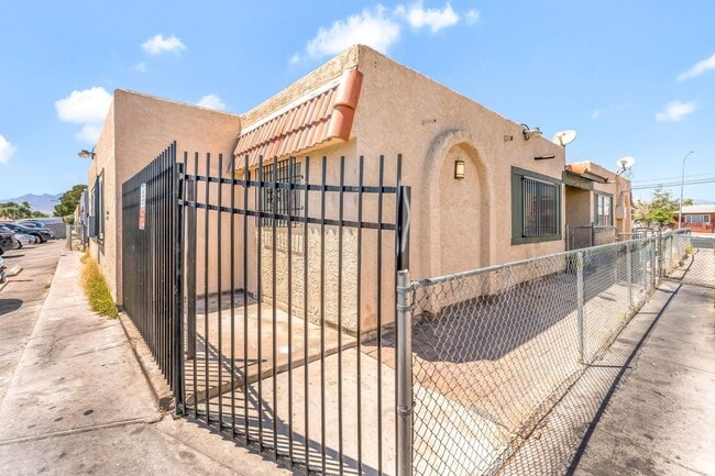 Photo - 5309 W Cheyenne Ave Unit Cheyenne Ave #3 - 5309