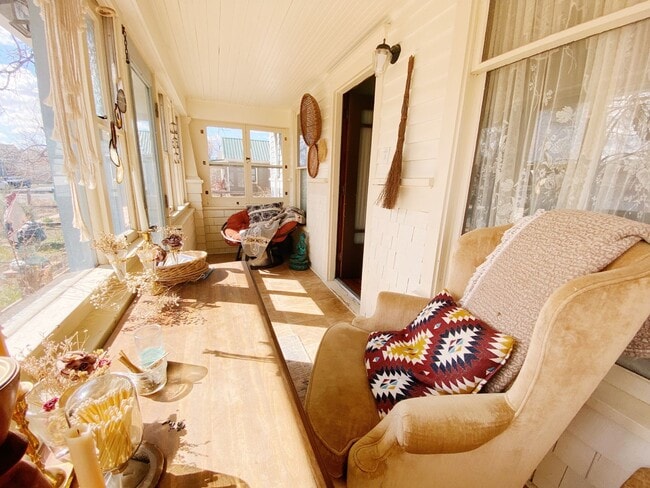 Photo - Charming 2 Bedroom bungalow in Old Town Fort Collins!