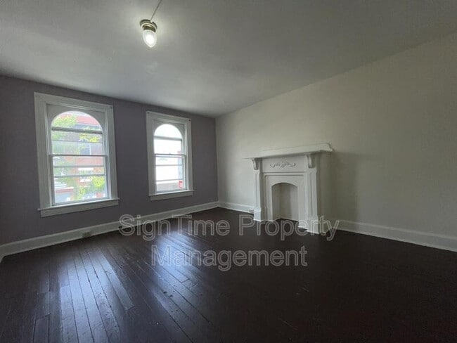 Photo - 111 E Washington St
