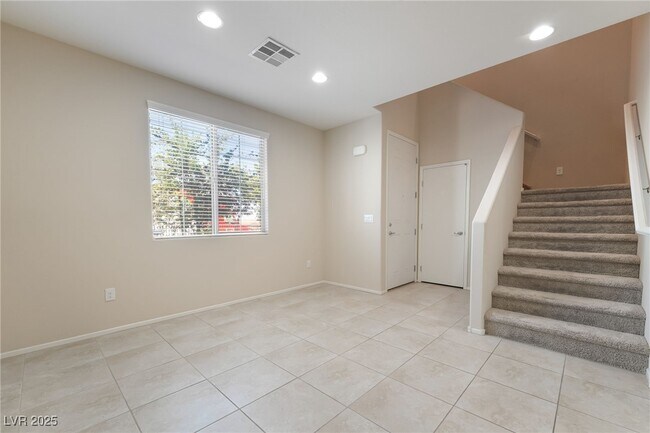 Building Photo - 6111 Scarlet Leaf St Rental