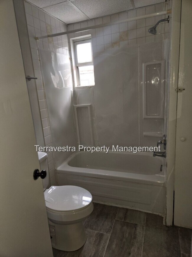 Photo - 131 N High St Unit A