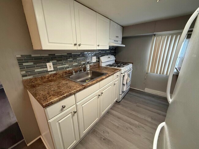 Photo - 105 N Richards Ave