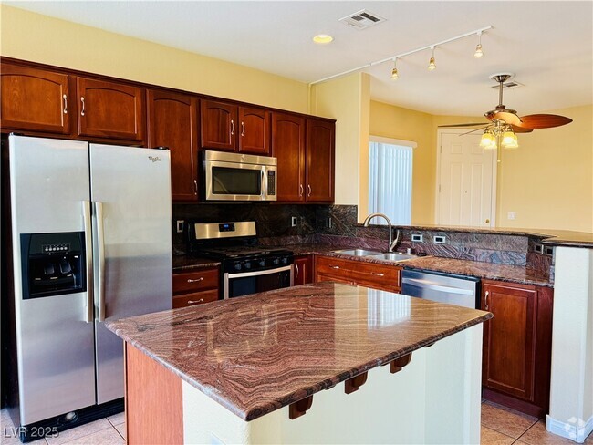 Building Photo - 300 Sweet Sugar Pine Dr Rental