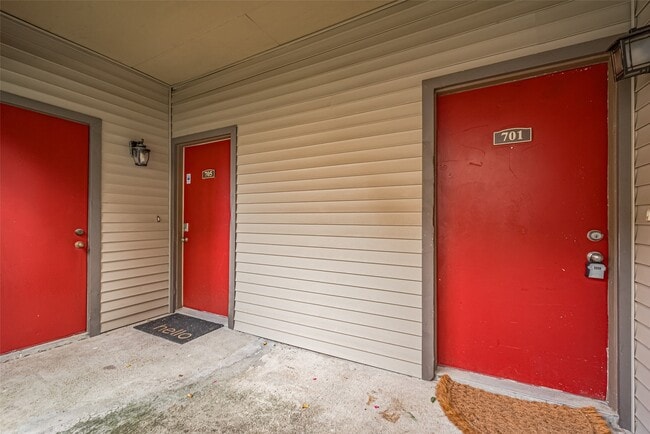 Photo - 2025 Augusta Dr