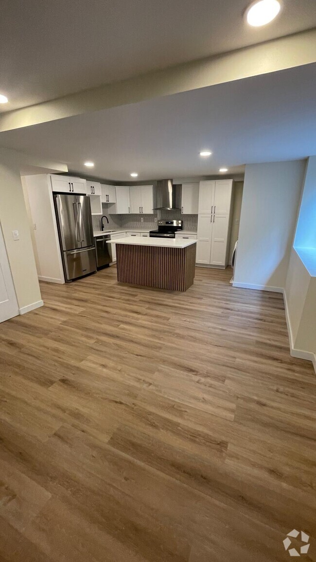 Building Photo - Luxury Living in Seattle’s Maple Leaf Neig... Rental