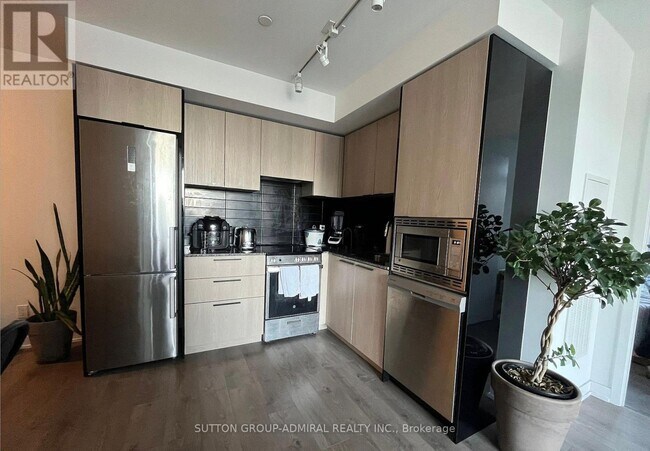 Photo - 501 Yonge St Unit 812