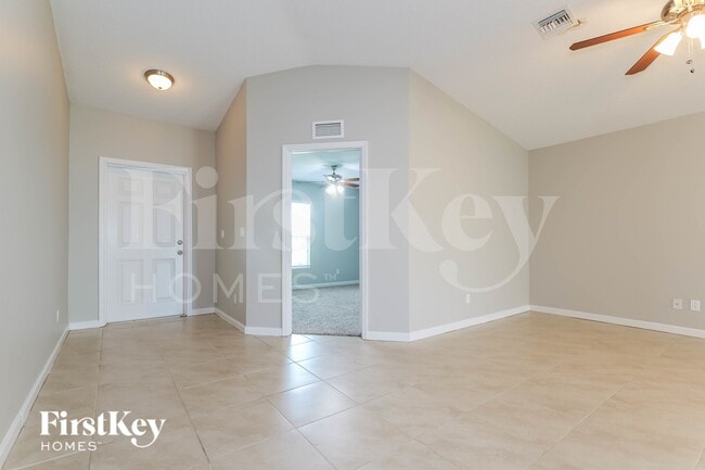 Photo - 991 SW Du Bois Ave
