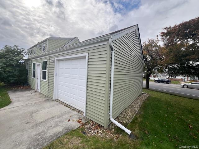 Photo - 432 Herricks Rd