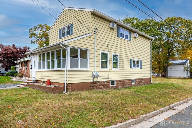 Photo - 93 Player Ave