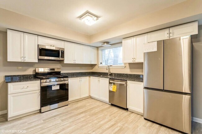 121 Richmond Dr
