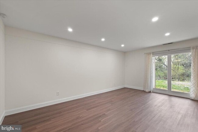 Photo - 17 Wexford Dr