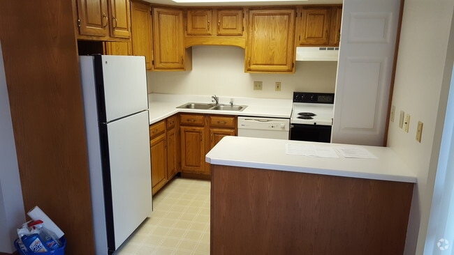 Handy Kitchen - 427 S Beech St Rental