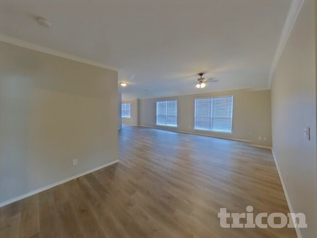 Photo - 716 Sequoia Dr