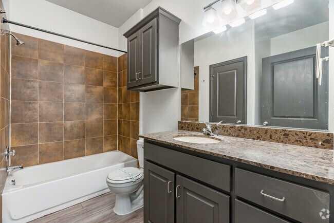 1BR, 1BA - 600SF - Bathroom