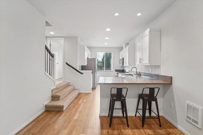 Photo - 2 bedroom in Mountlake Terrace WA 98043