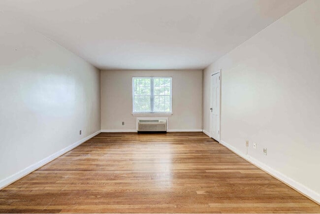 Photo - 109 E Glebe Rd Unit C