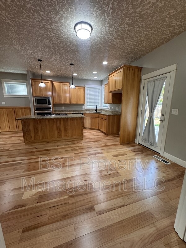 Photo - 1604 Webb Lake Dr