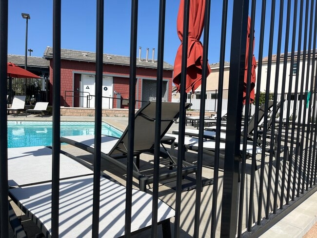 Photo - 28019 Oakdale Dr