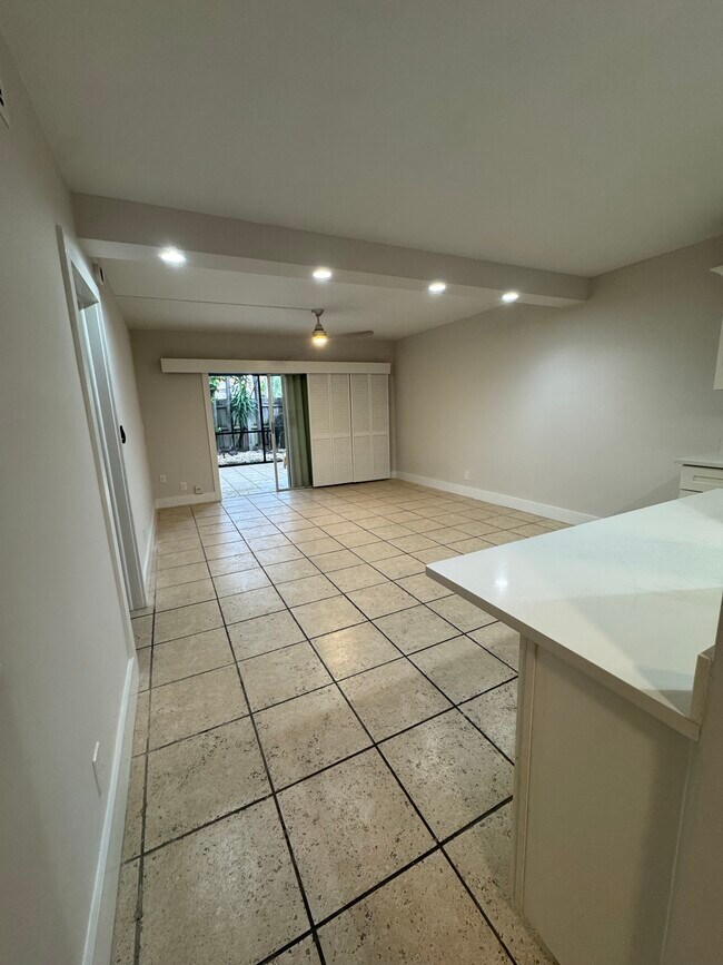 612 NE 20th Ave Unit 3